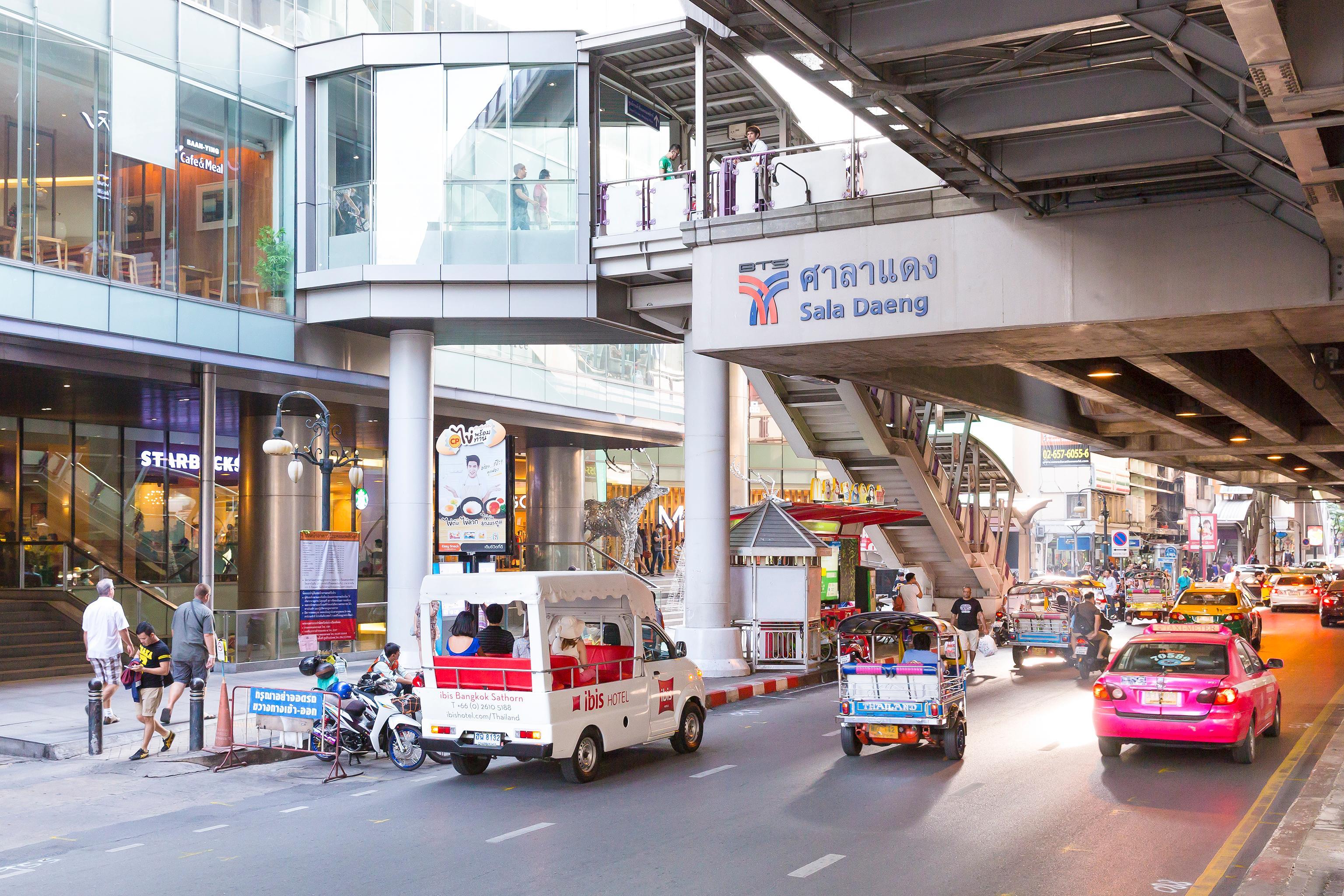 Ibis Bangkok Sathorn Hotel Buitenkant foto